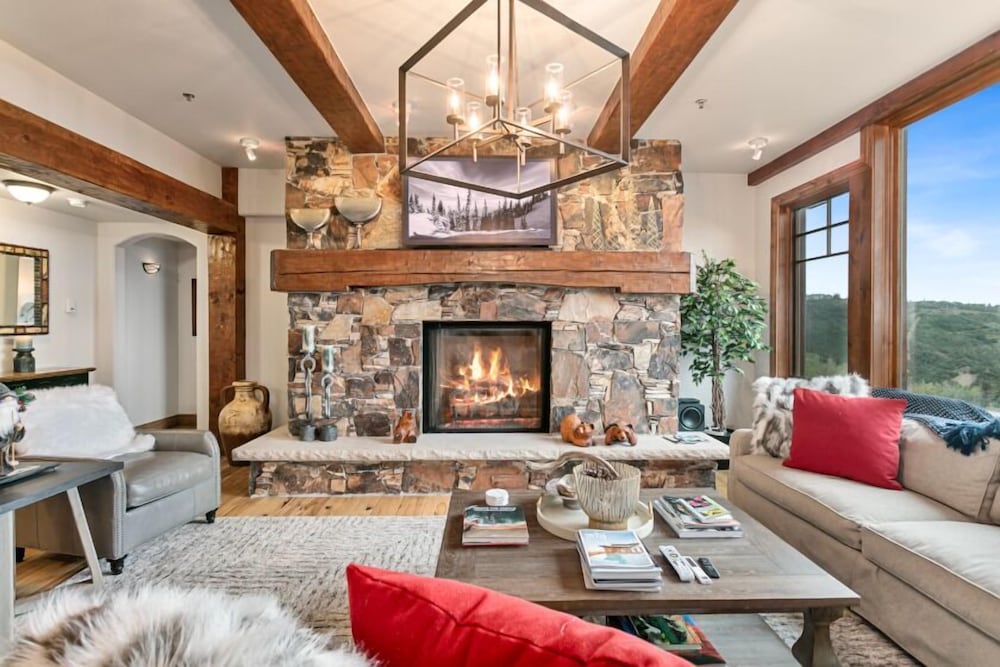 Grand Lodge - 3 Bedroom Deluxe #407 - Ski-in/out 3 Condo