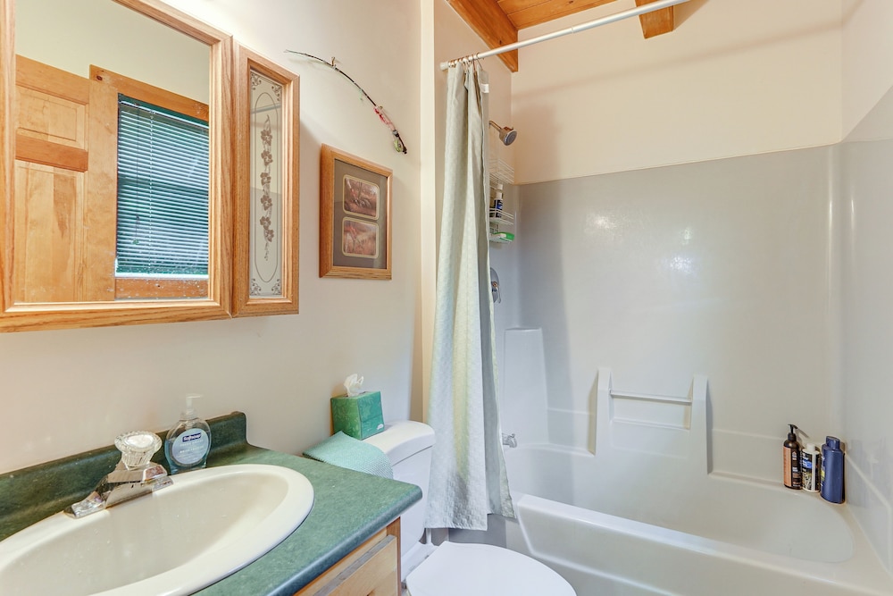 Pet-friendly Cabin on 86 Acres in Scio: Fish, Hike