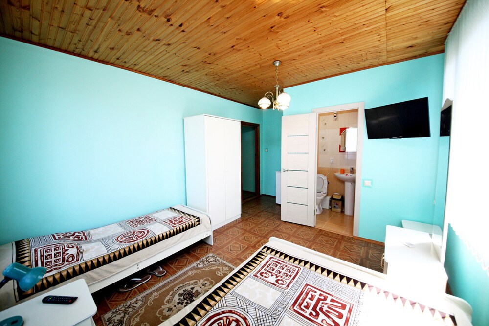 Guest House on Chernomorskaya Ulitsa