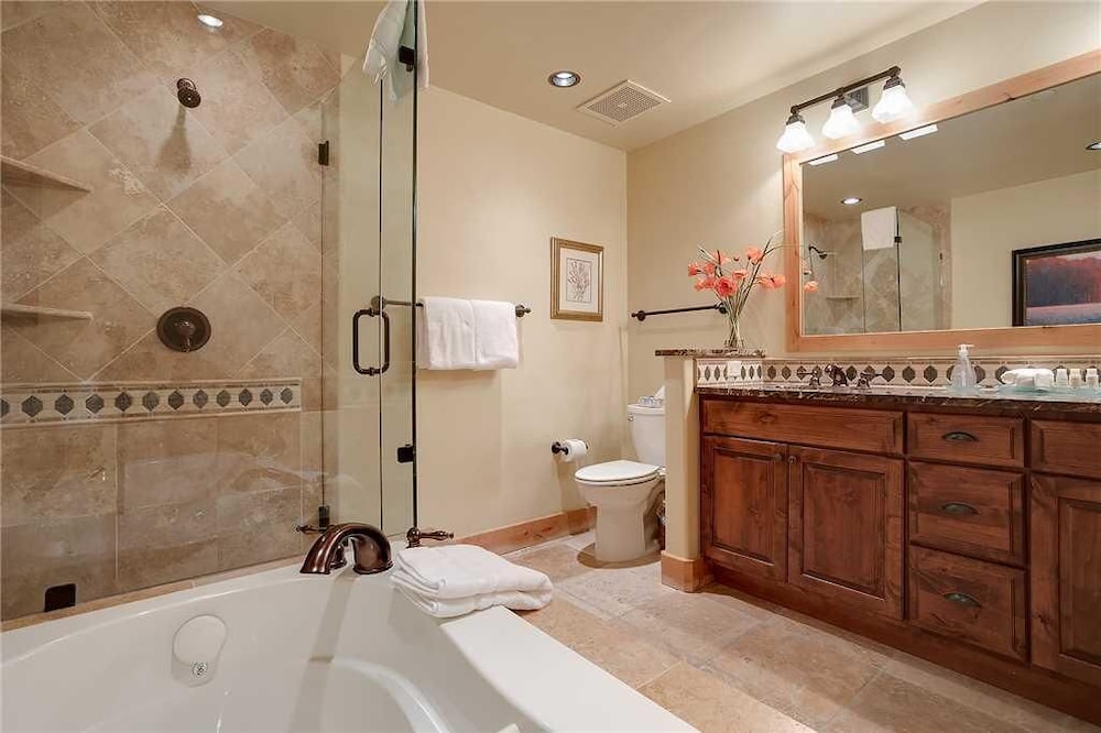 6209 Bear Lodge, Trappeur's Crossing Apartment 3