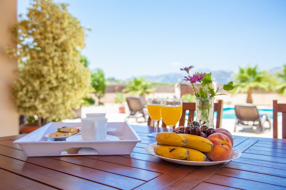 Villa With Pool & Terrace