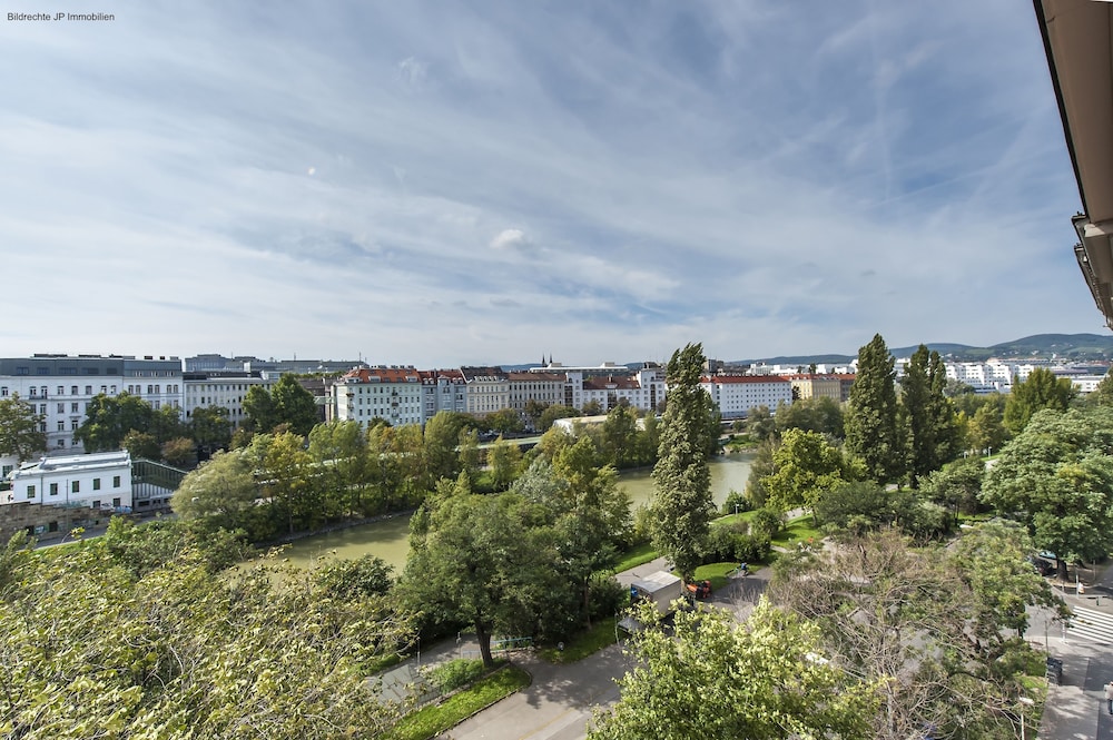 Vienna Westside Apartments