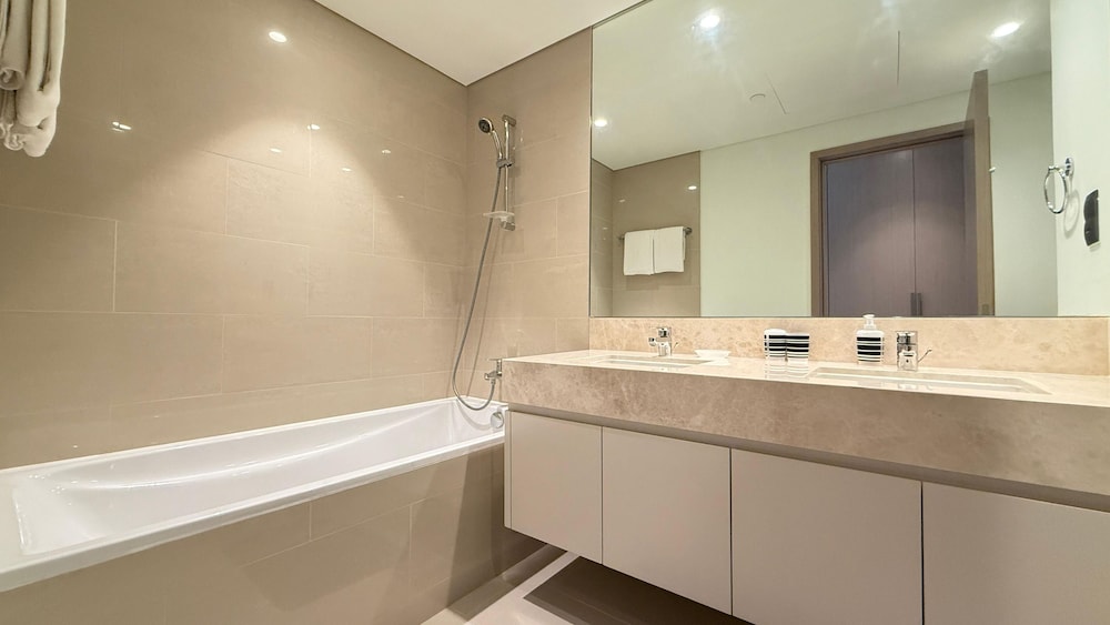 Premium 2bed Apartment In Downtown Act1