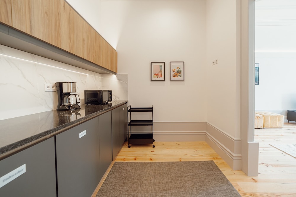 Heart OF Porto Apartment C by Vacationy