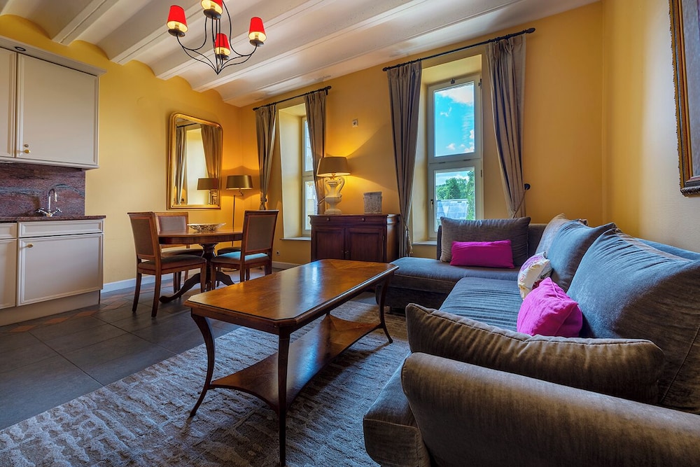 Corneli Residences Château St. Gerlach