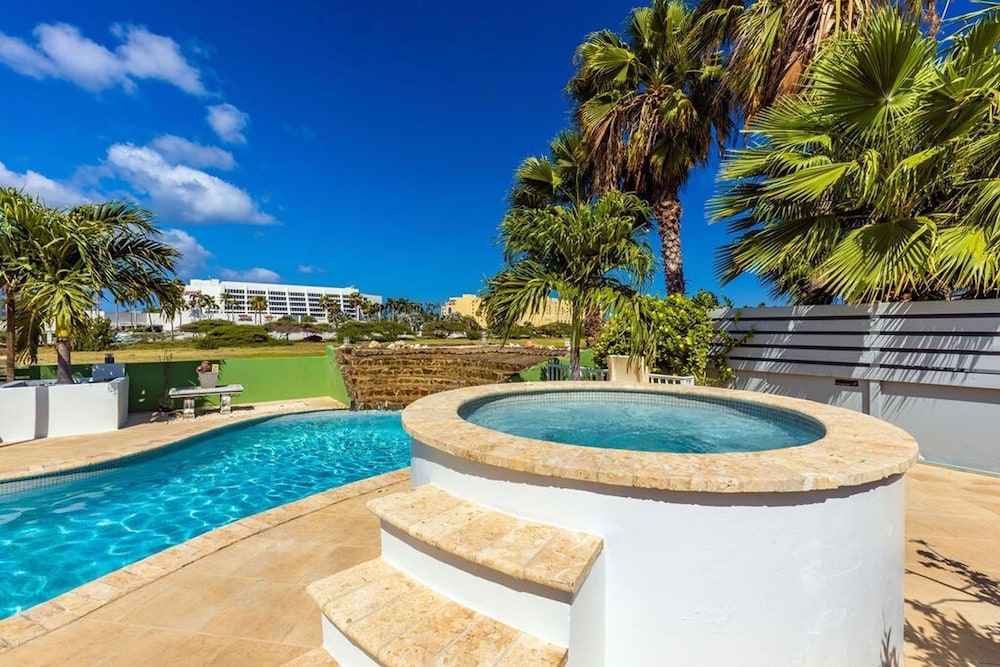 Poolside Apt Ibiza Poolside Apt -2 bd 2 Bath-kitchen-modern Hotel