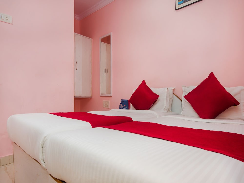 OYO 13471 Hotel HomeStay