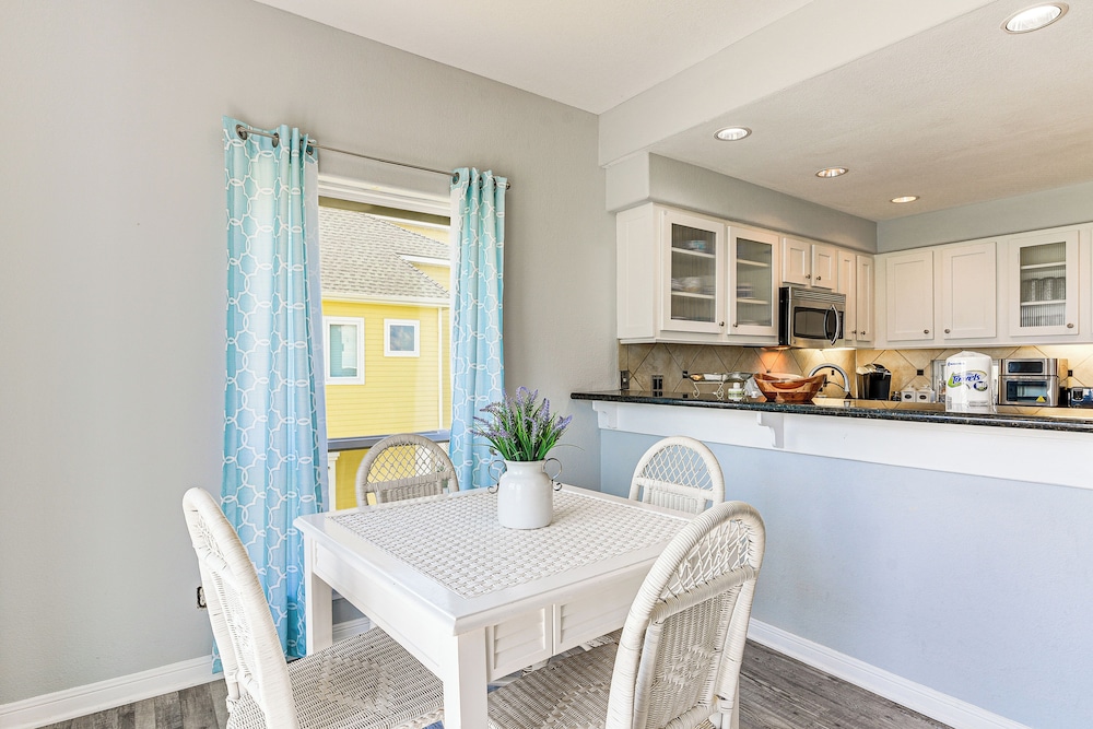 Walk to Beach: Home w/ 2 Decks in Galveston!