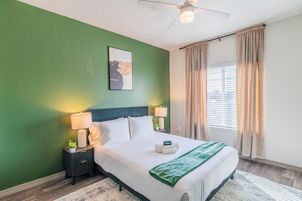 ROVE LIVING/KL - Cardinal 95