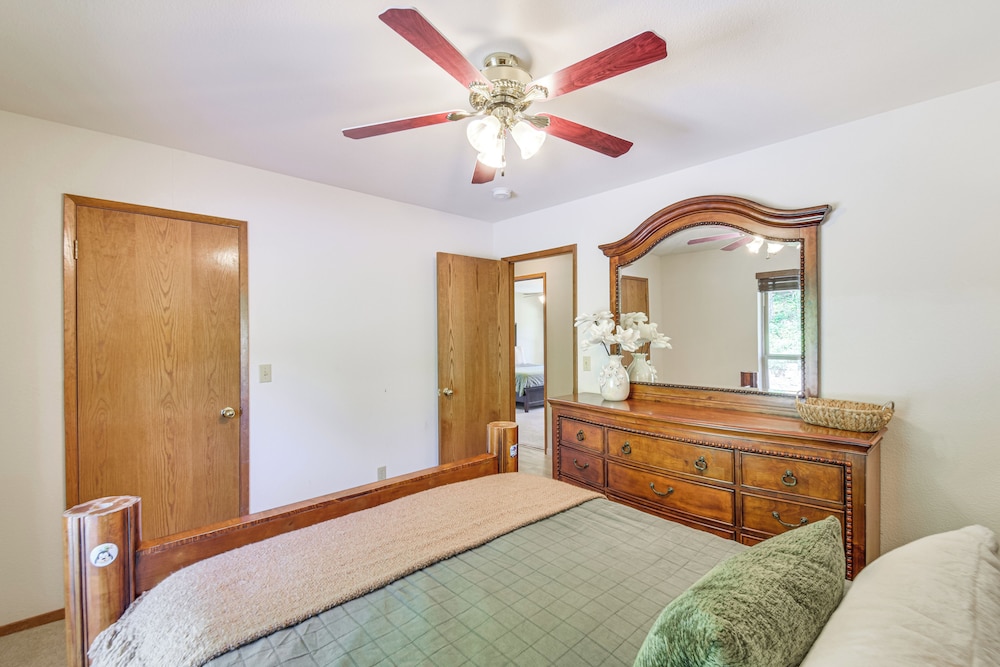 Hike, Boat & More: Home w/ Hot Tub in North Fork!