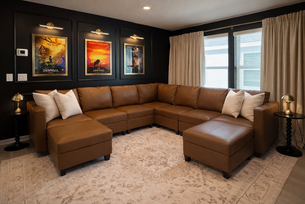 Luxury 5BR Home w/ Pool, Cinema & Game Room