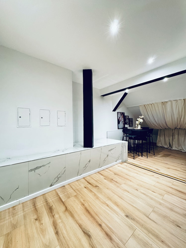 Comfortable Budget Room near Liesing