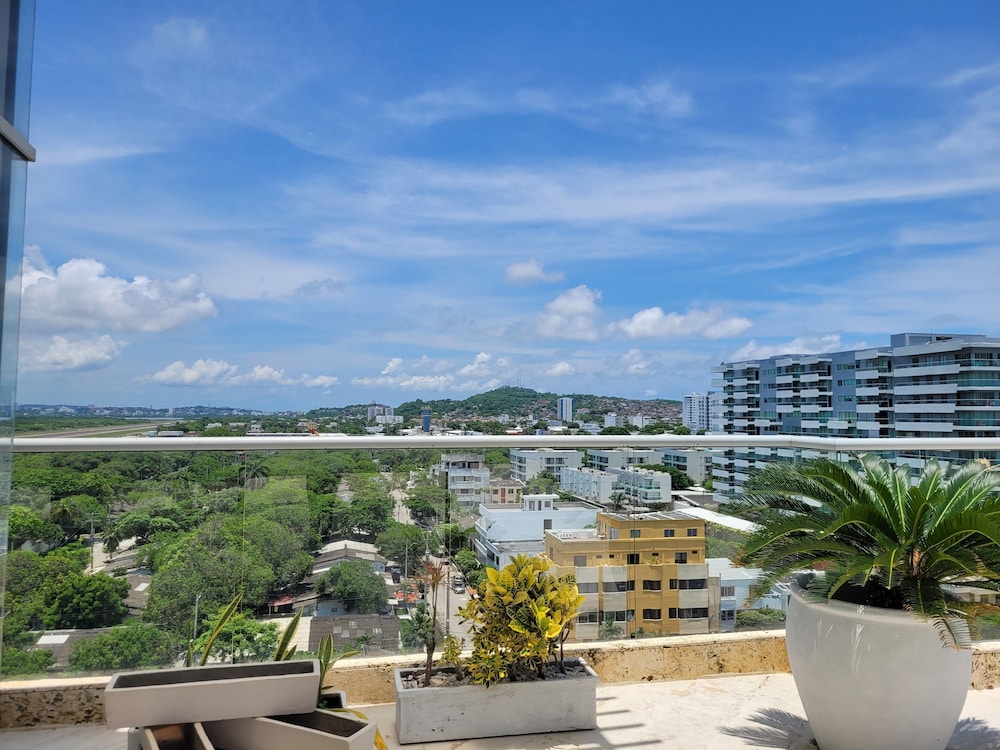 Apto 414 Ocean Drive Crespo Cerca al Mar