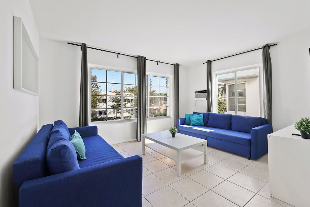 Harding Avenue Apartments by Andes STR