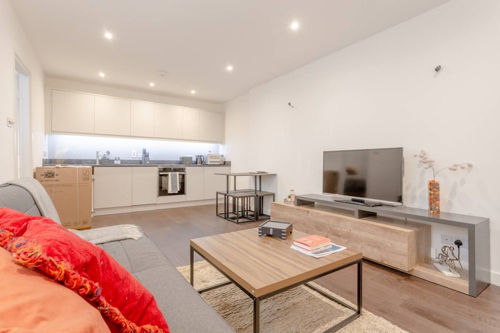 Modern Flat in the Heart of West London