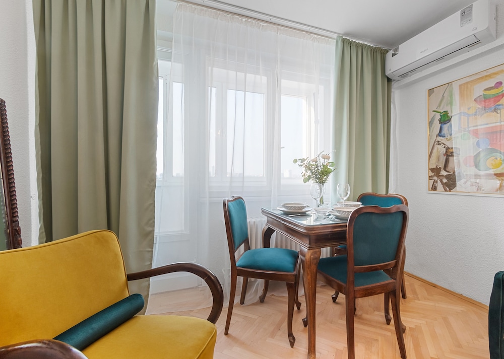 1BDR Apartment Perla Sky view 5
