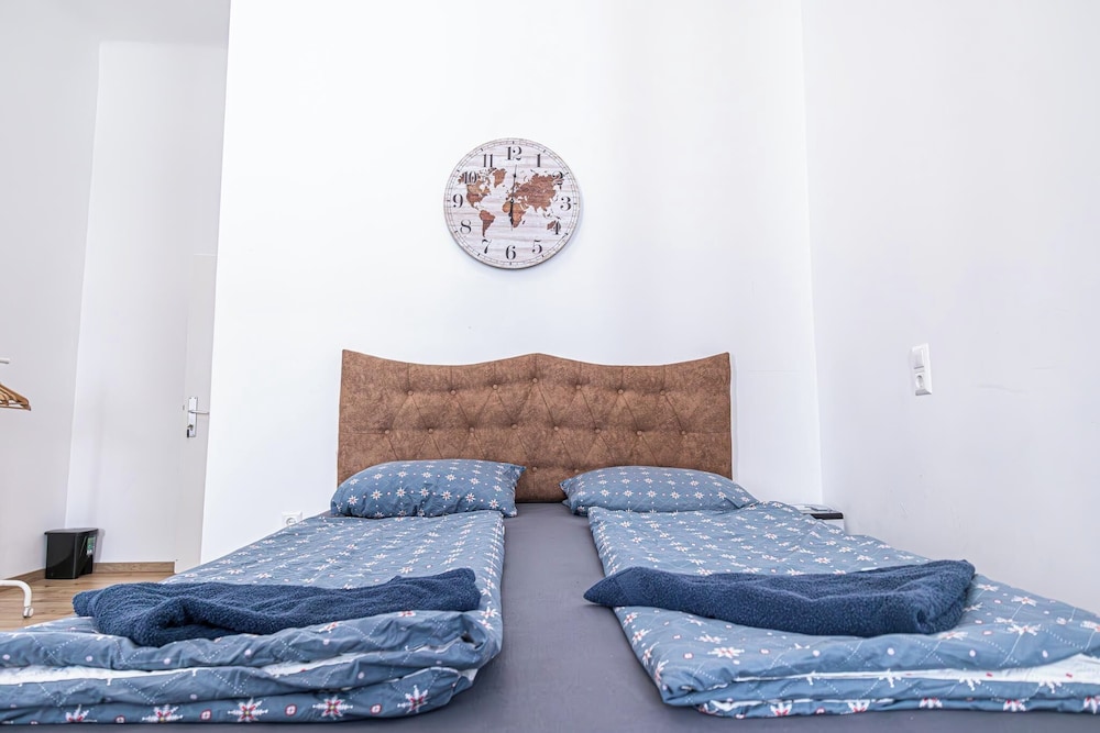 Large 5BR Central Flat Near Augarten