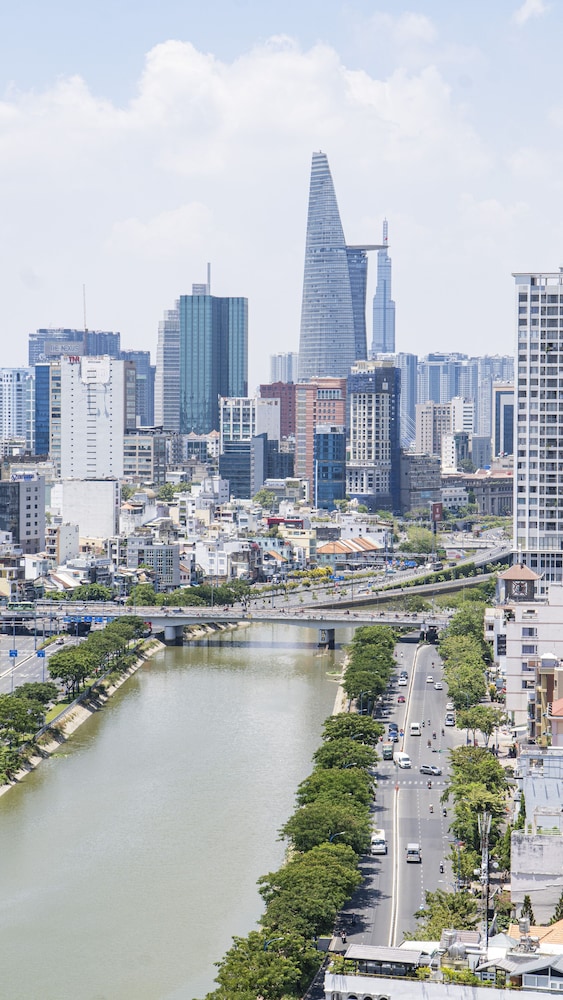 Le Places The Grand Riverside Saigon Apartment