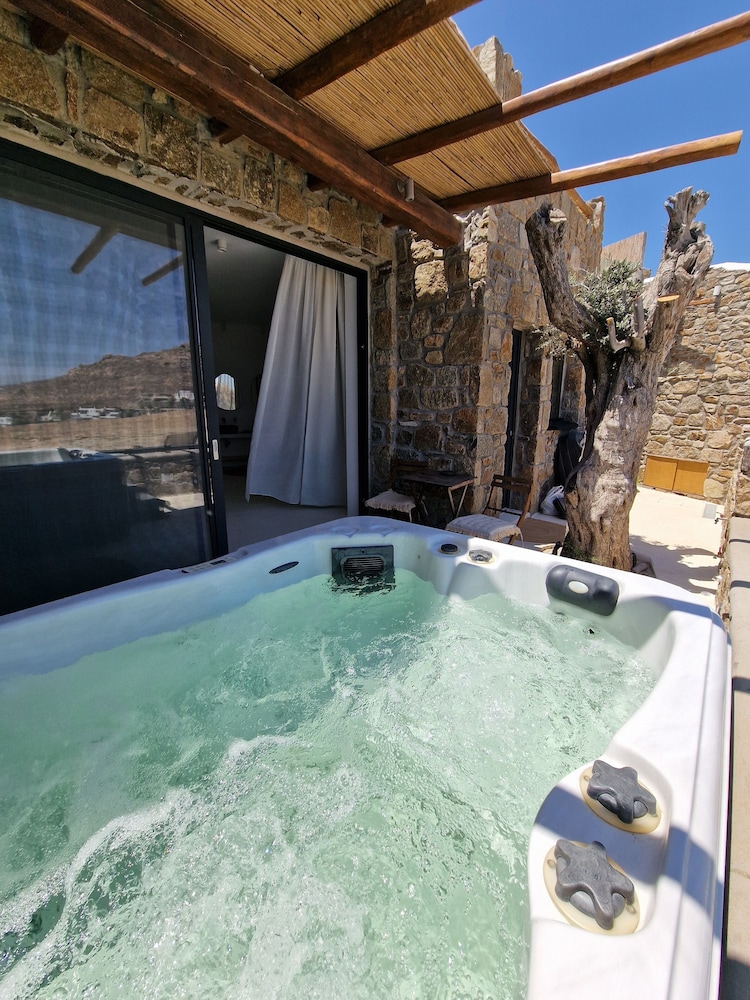 MvibesMykonos homes and studios