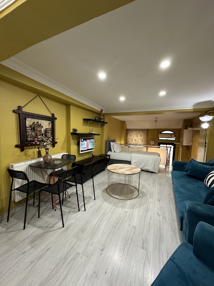 Green Bird Süit - Image 42