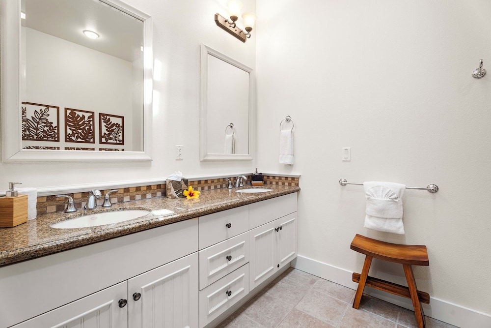 Updated Unit - Perfect Location - Vrkcv