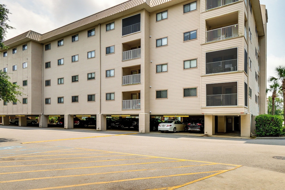 Private Beach Access: Hilton Head Island Condo!