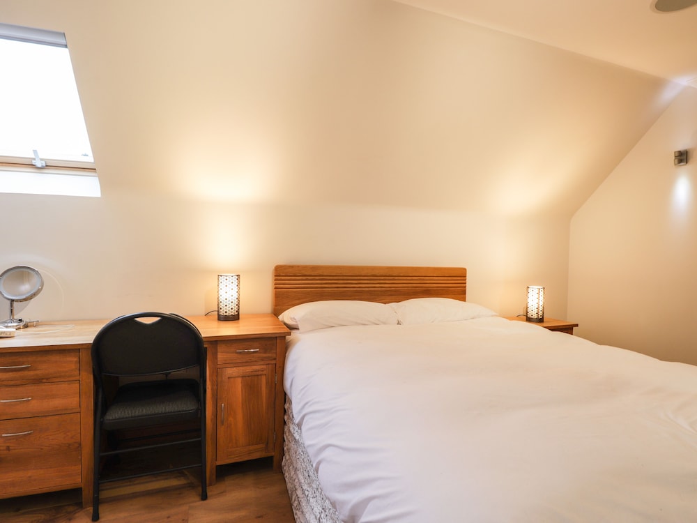 1 The Coach House