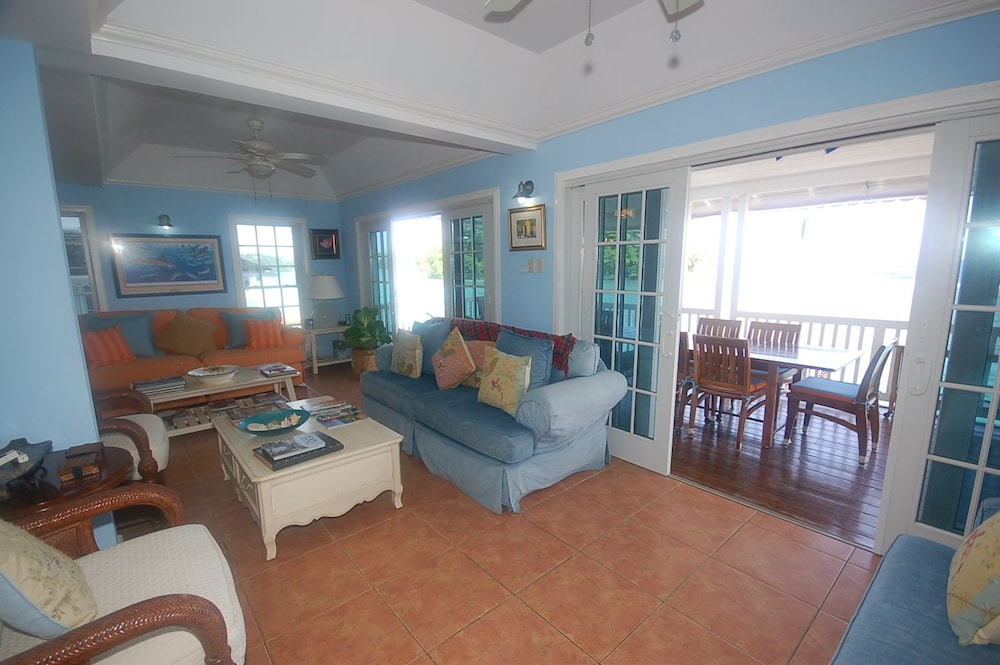 San Bar 6BR by Jamaican Treasures