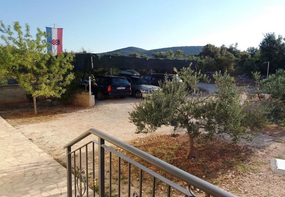 Ljuba - 200m From Beach - A2-zapadni view 4