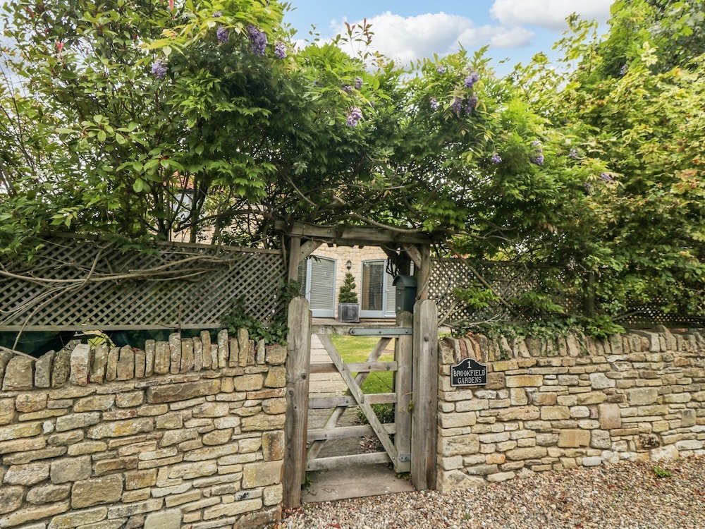 Oak Tree Barn