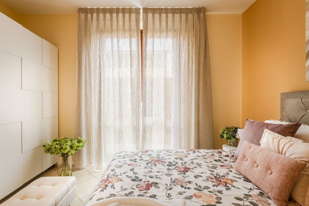 Casa Ambra in Lucca With 1 Bedrooms and 1 Bathrooms