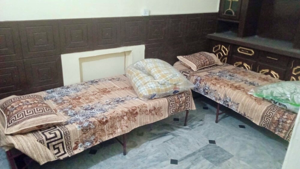 Room-room in Serene Retreat in Rawalpind