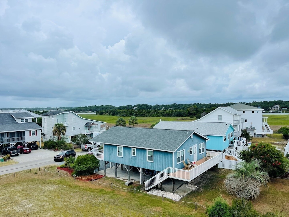 Compass Rose 4 Bedroom Home by RedAwning
