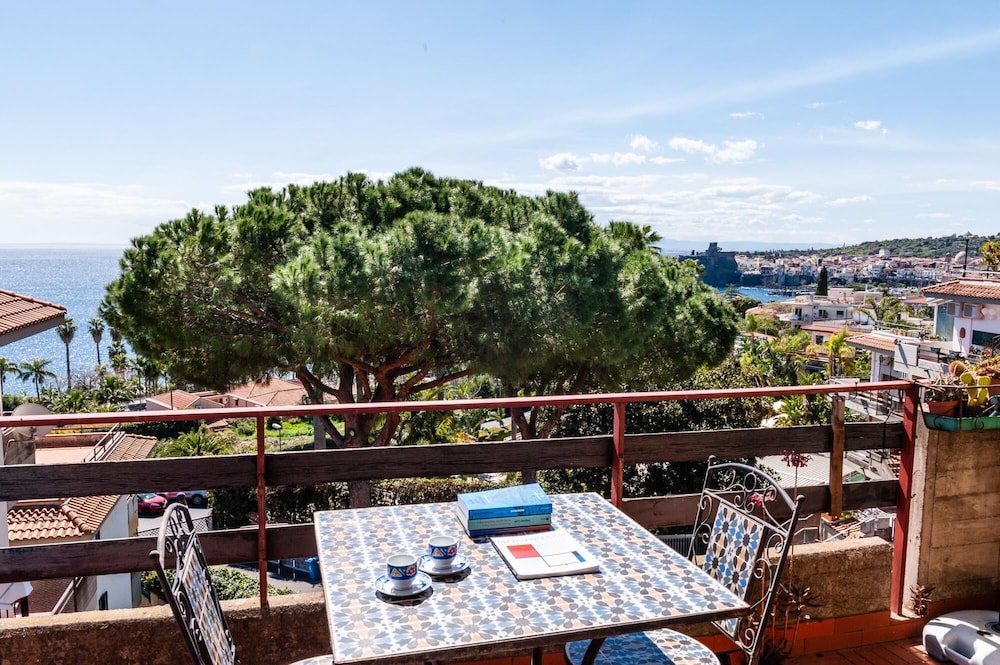 Alice Apartment With Terrace by Wonderful Italy