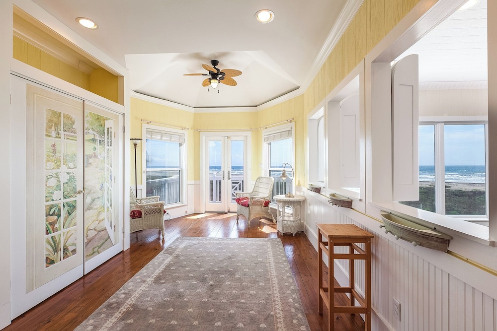 Breakers Pointe by Ryson Vacation Rentals