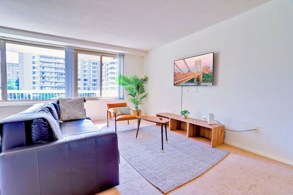 Prime Crystal City Apartments