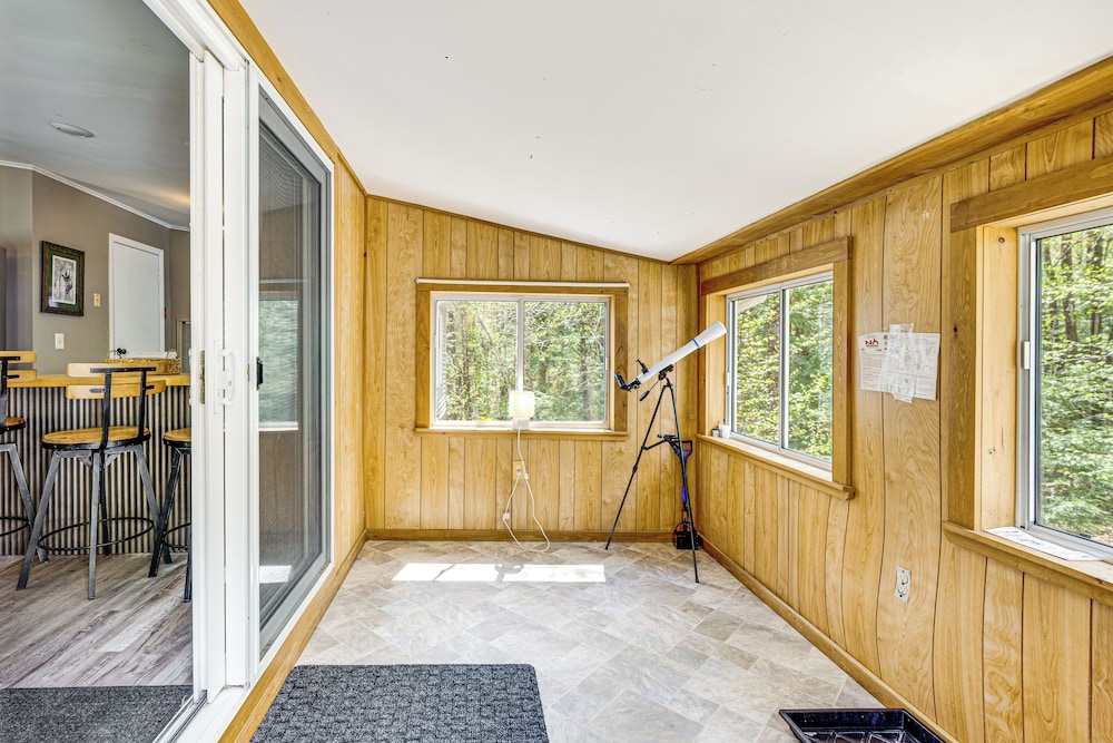Hike, Fish & Ski: Black Bear Cabin in Albany