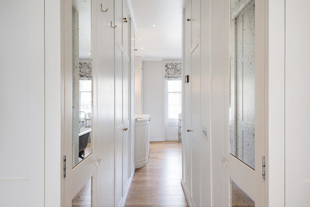 The Notting Hill Townhouse - by Out of Office Lifestyle