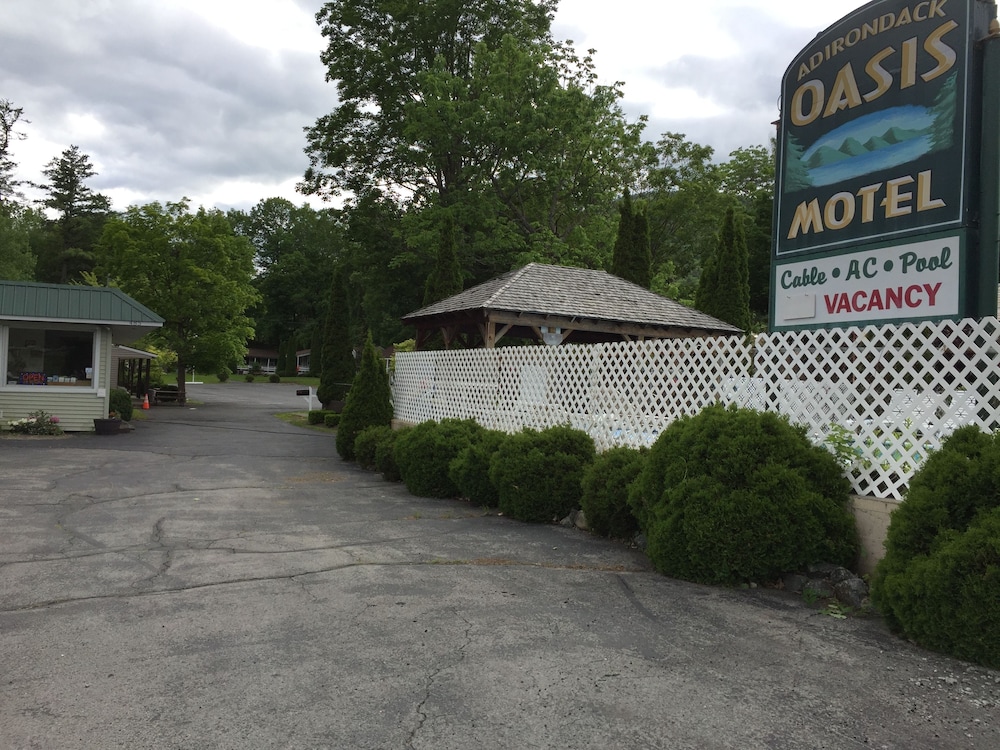 Adirondack Oasis Motel