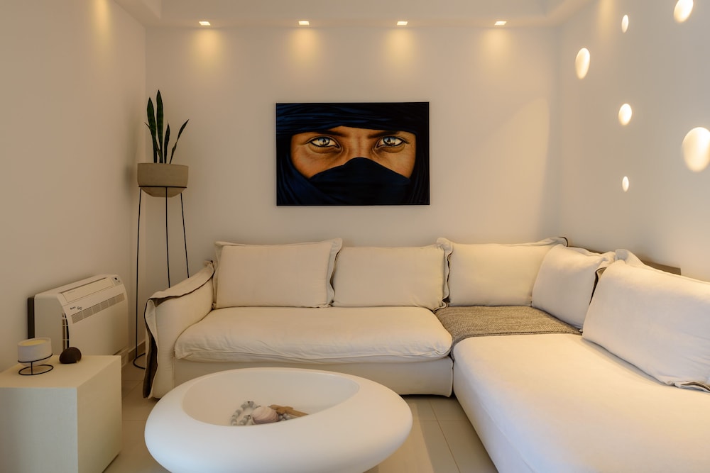 Amor Hideaway Villas