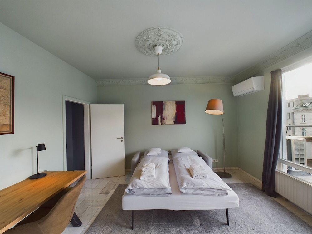 Art Apartments