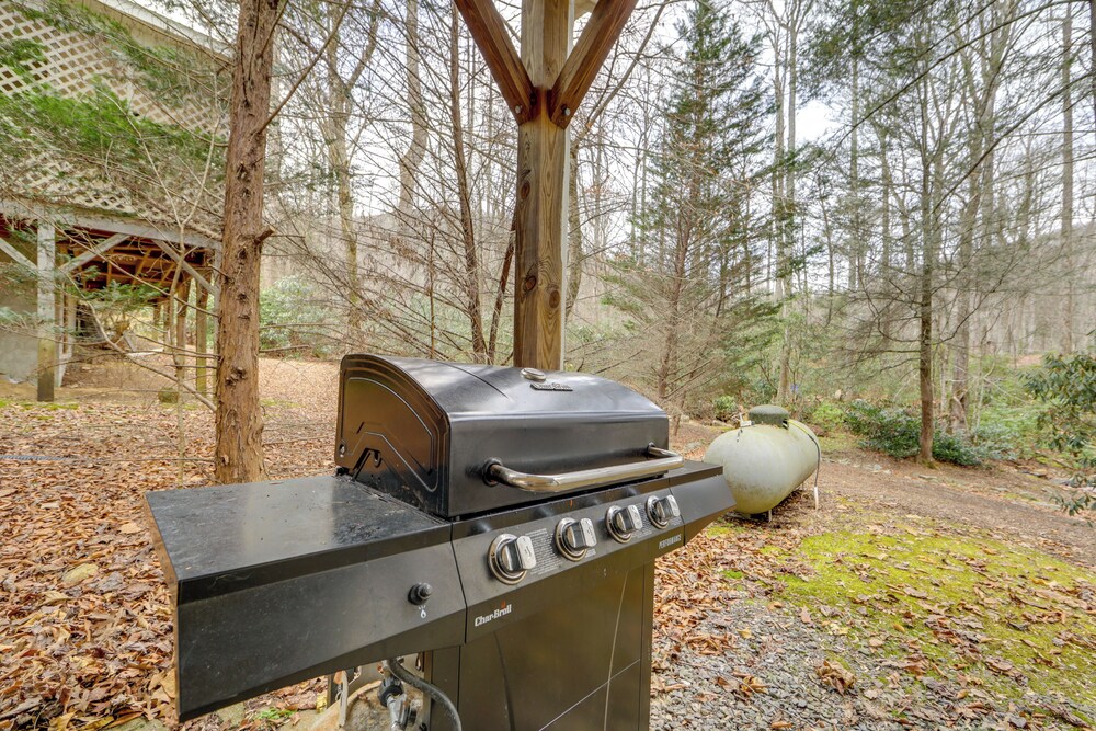 Play & Unwind! Home w/ Hot Tub in Maggie Valley