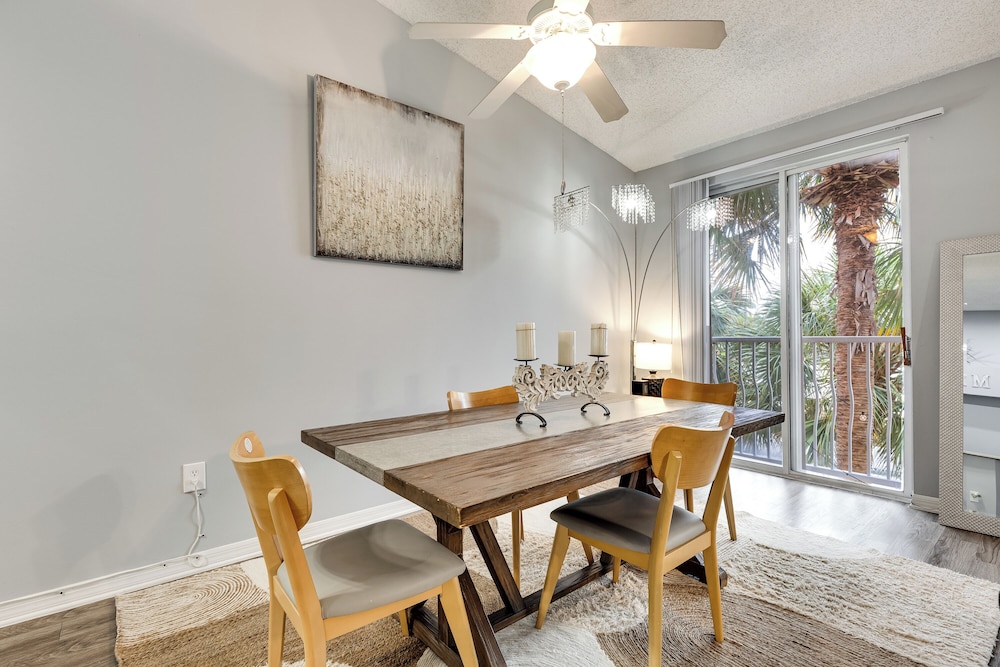 2Bedroom 2Bath Water View Apartment