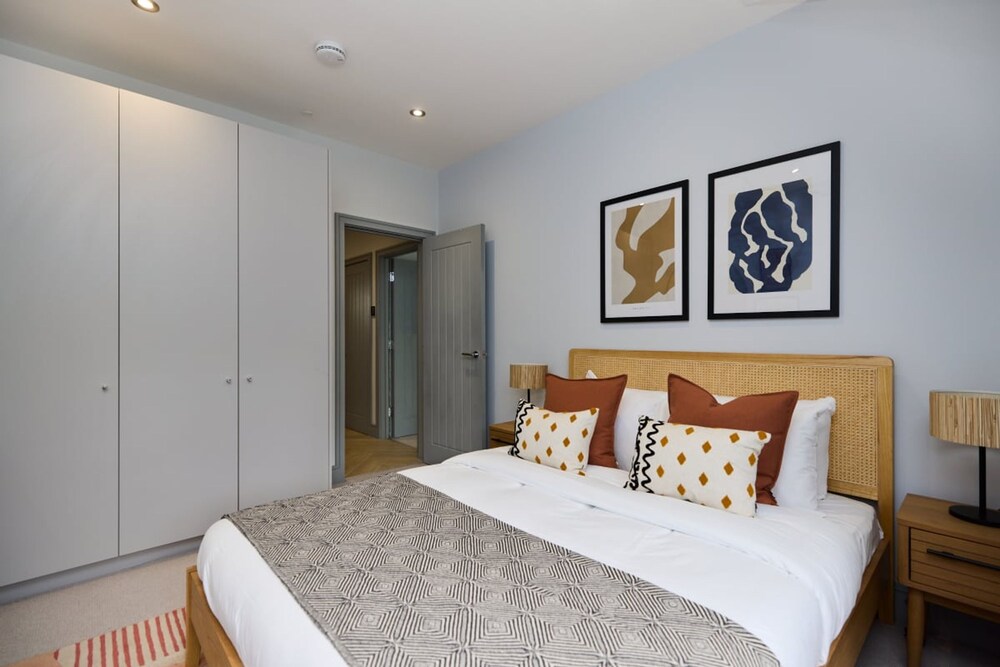 The Putney Sanctum - Beckoning 2bdr Flat With Balcony