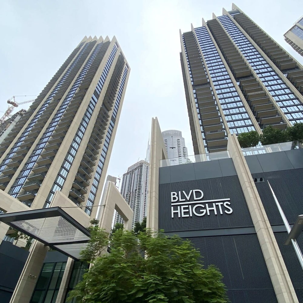 Silkhaus Premium Tower in Downtown Gym Pool