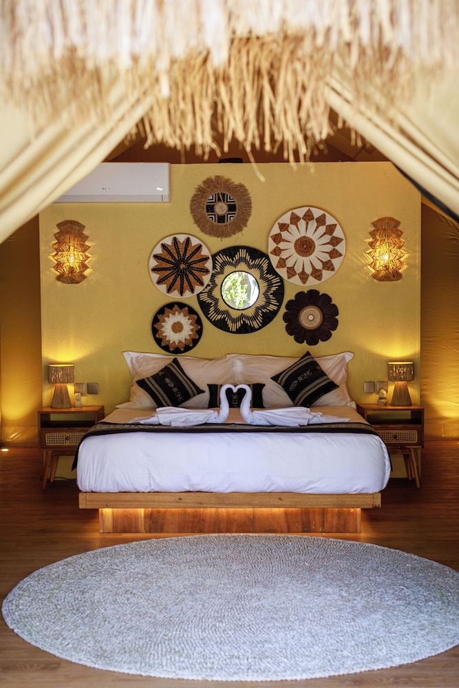 Barefoot Glamping