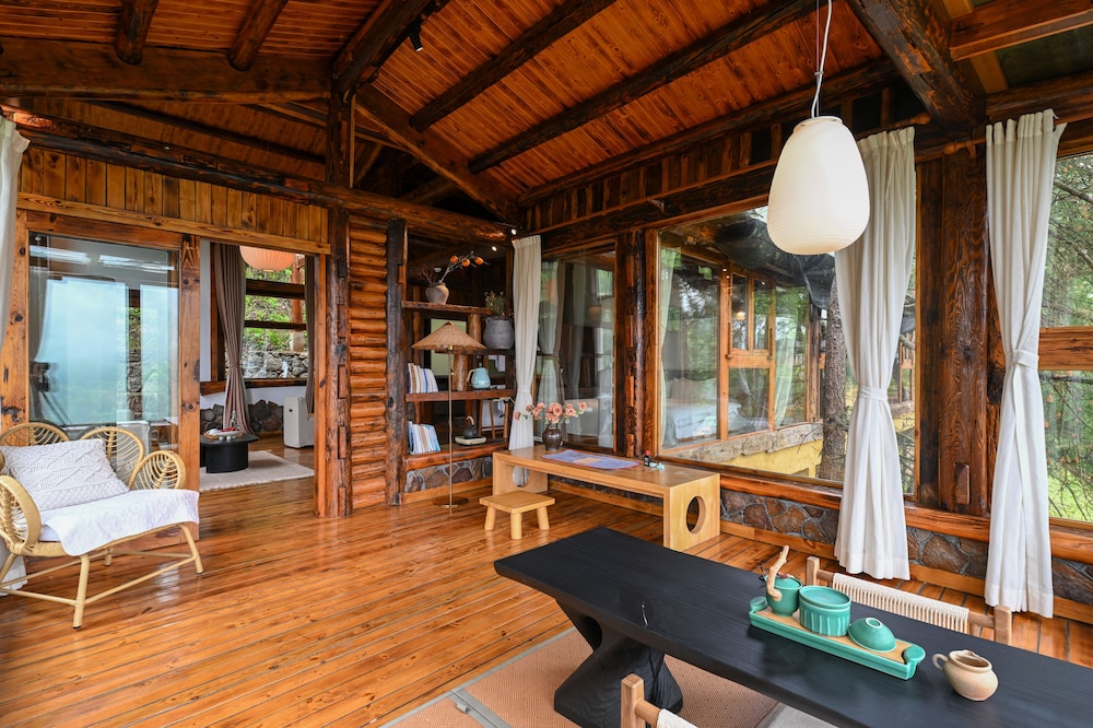 No.5 Valley Lodge
