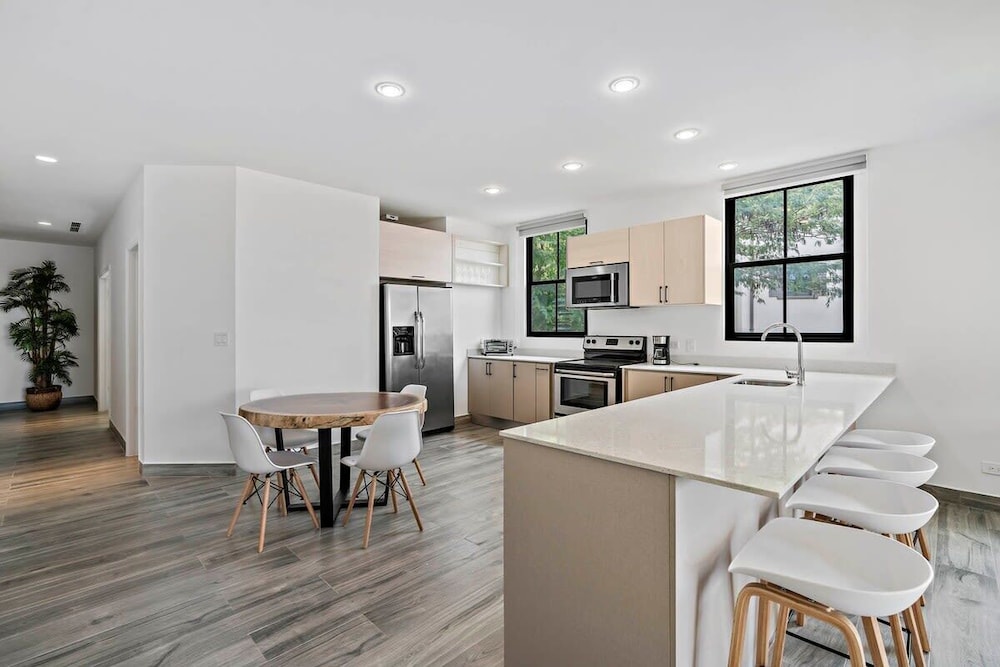 3-BD on 3rd Floor with Great Ocean View
