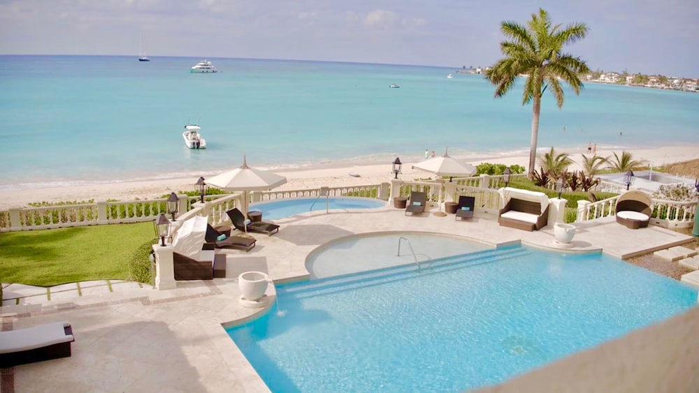 Villa B by the Sea in Nassau