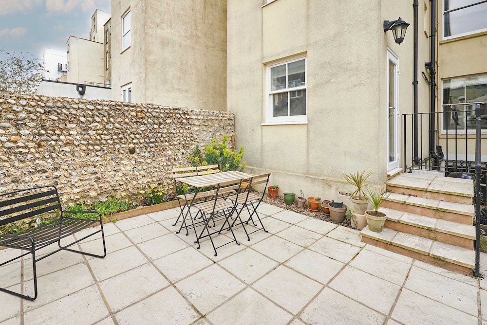 Host Stay Brunswick Place Flat